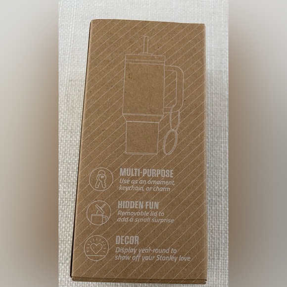 NWT Stanley Water Bottle Keychain Christmas Tree Ornament Honey Talks Gold - Picture 5 of 5